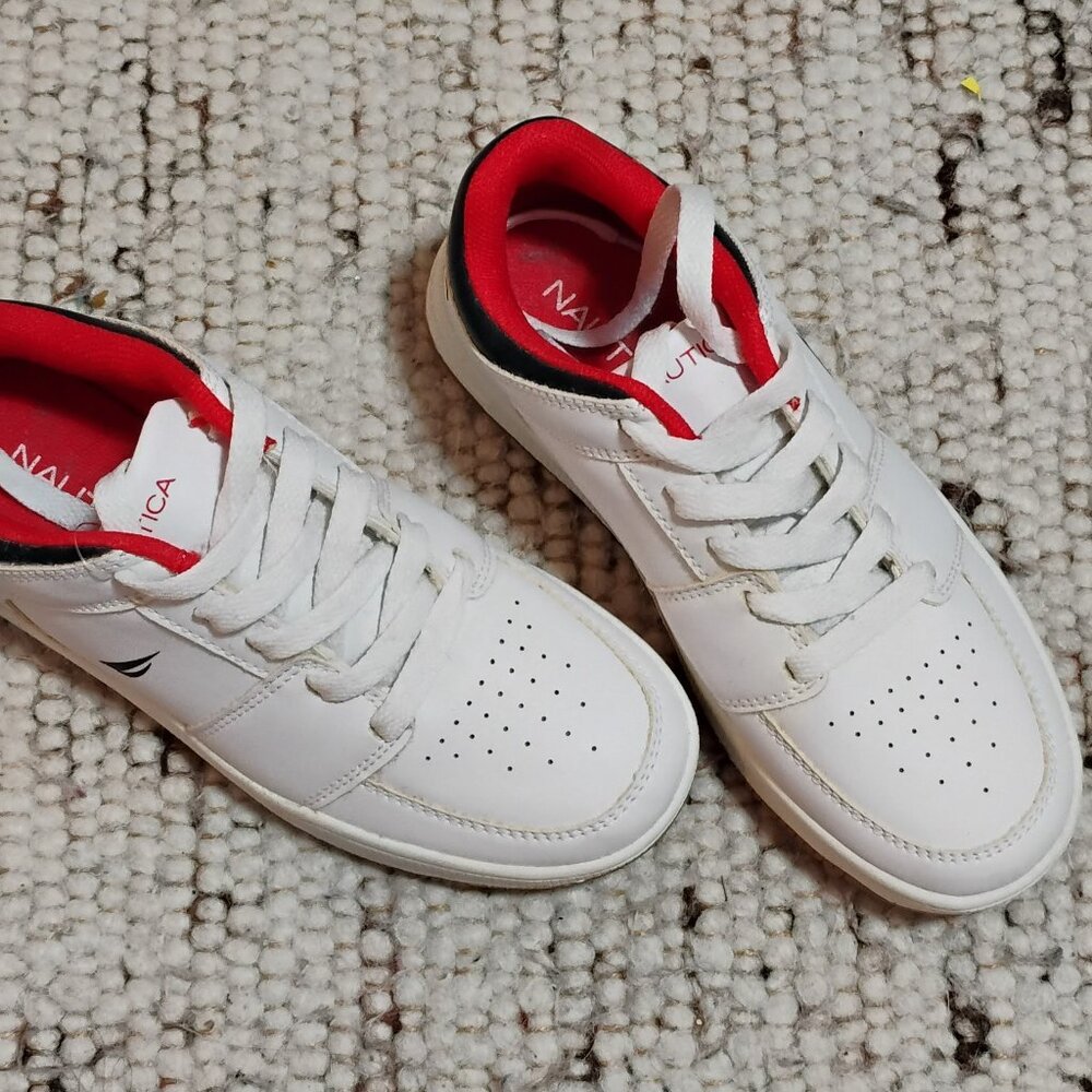 *NEW* Nautica White Sneakers SZ 1